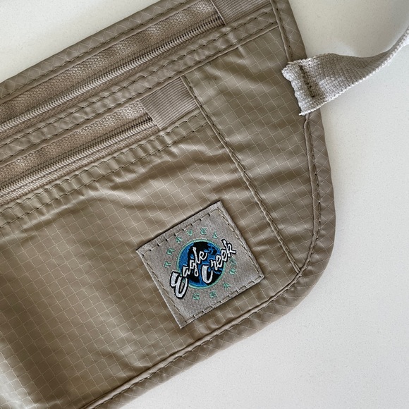 SOLD Vintage Eagle Creek Travel Wallet Fanny Pack - Picture 3 of 9
